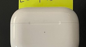 Used
													Apple AirPods Pro - Wireless Case, photo 2 of 5