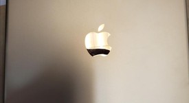 Good
													Apple iPad Pro 12.9" 1st Gen 2015 - Unlocked, Gold, 128 GB, A1652, 1st Gen 2015, photo 3 of 13