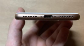 Good
													Apple iPhone 8 - Unlocked, Gold, 64 GB, A1863, photo 3 of 8