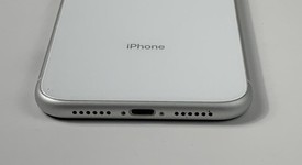 Mint
													Apple iPhone Xr - Unlocked, White, 128 GB, A1984, photo 3 of 7