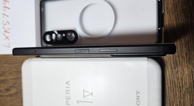 Mint
													Sony Xperia 1 V - Unlocked, Black, 256 GB, 12 GB, photo 5 of 10