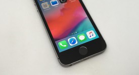 Good
													Apple iPhone SE 1st Gen 2016 - Unlocked, Grey, 32 GB, A1662, photo 2 of 12