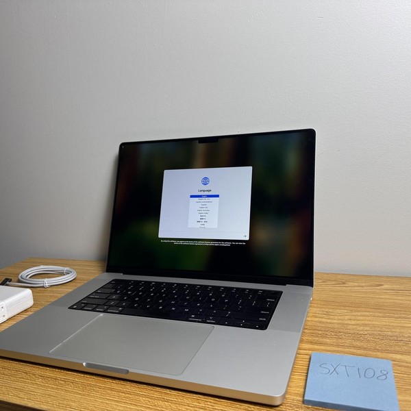 MacBook Pro 2021 - 16 inch - 512 GB, Silver, 16 GB, Apple M1 Pro 10-core