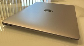 Good
													MacBook Air 2020 - 13" - I5, Gray, 512 GB, 8 GB, photo 1 of 17