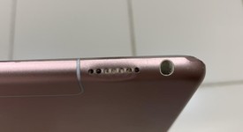 Good
													Apple iPad Pro 9.7" - Unlocked, Rose Gold, 128 GB, A1674, photo 5 of 12