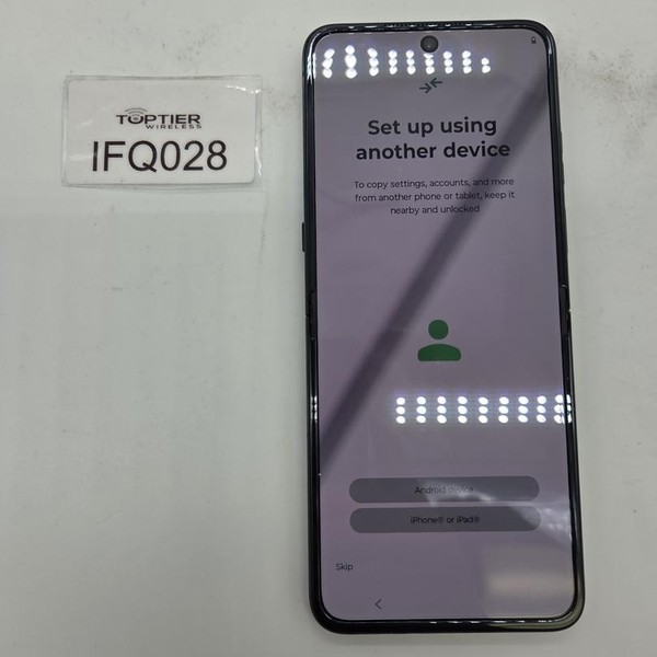 Motorola Razr Ultra (2025) - Unlocked, PANTONE Scarab, 512 GB, 16 GB