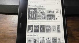 Mint
													Amazon Kindle Oasis 9th Gen - Wi-Fi, Black, 32 GB, photo 5 of 10