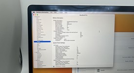 Fair
													MacBook Pro 2018 (With Touch Bar) - 15" - I9, Silver, 512 GB, 32 GB, photo 4 of 10