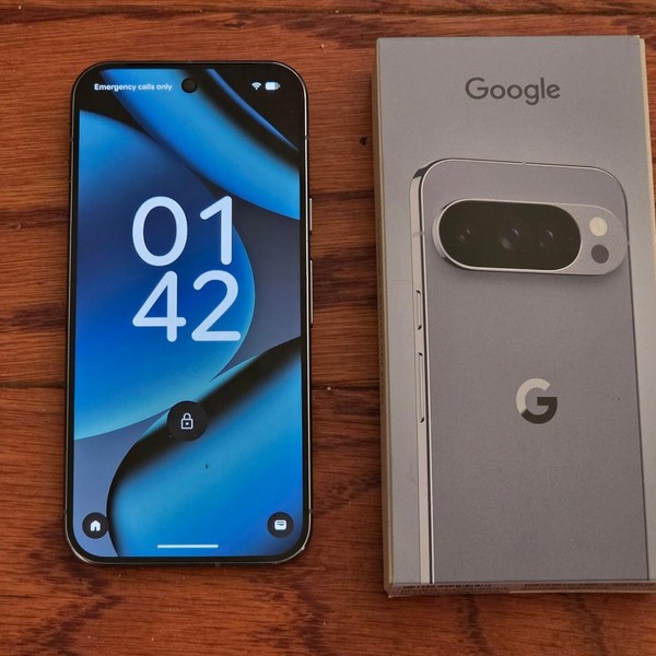 Google Pixel 10 Pro - Unlocked, 128 GB, Moonstone, G4QUR