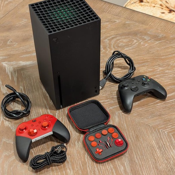 Xbox Series X (2020) - 1 TB, Black, standard