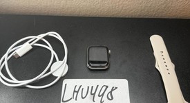 Good
													Apple Watch Series 7 45mm - Unlocked, Silver, A2477 - Cellular, Stainless, photo 3 of 3