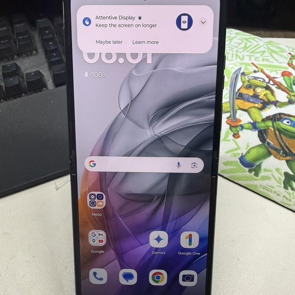 Motorola Razr (2024) - Unlocked, 256 GB, Gray, 8 GB