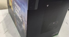 New
													Xbox Series X (2020) - Black, 1 TB, standard, photo 4 of 5