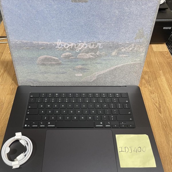 MacBook Pro 2026 - 16 inch (M5) - 1 TB, Space Black, 48 GB, Apple M5 Pro 18-core (20-core GPU), Standard Display