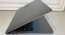 Good
													MacBook Pro 2018 (With Touch Bar) - 13" - I7, Gray, 512 GB, 16 GB, photo 5 of 9