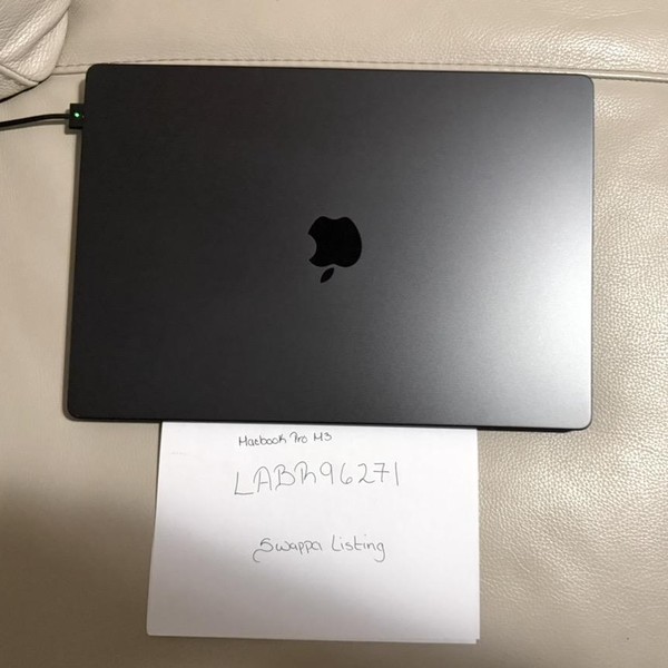 MacBook Pro Late 2023 (M3) - 16 inch - 512 GB, Black, 18 GB, Apple M3 Pro 12-core, 18-core GPU