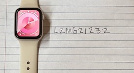 Mint
													Apple Watch SE 2nd Gen 40mm - Unlocked, Starlight, A2726 - Cellular, Aluminum, photo 1 of 10