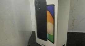 New
													Samsung Galaxy A52 5G - Unlocked, Black, 128 GB, 6 GB, photo 2 of 3