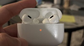 Used
													Apple AirPods Pro 2 - Lightning, photo 3 of 5