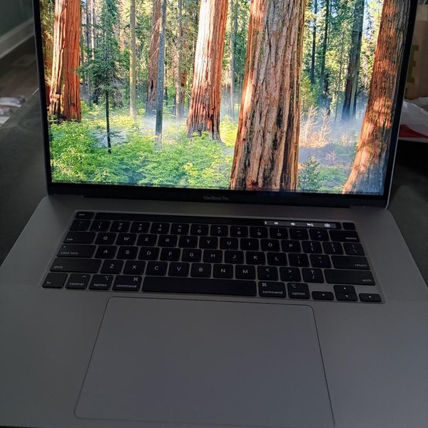 MacBook Pro 2019 - 16 inch - 512 GB, Gray, 16 GB, Intel Core i7