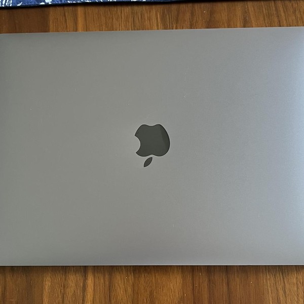 MacBook Air 2019 - 13 inch - 128 GB, Gray, 8 GB, Intel Core i5