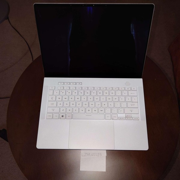 Asus ROG Zephyrus G14 (2024) GA403U - 1 TB, White, 16 GB, AMD Ryzen 9