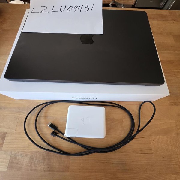 MacBook Pro 2024 - 16 inch - 512 GB, Space Black, 24 GB, Apple M4 Pro 14-core