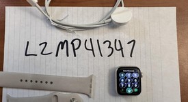 Good
													Apple Watch SE 2nd Gen 40mm - Unlocked, Silver, A2726 - Cellular, Aluminum, photo 1 of 8