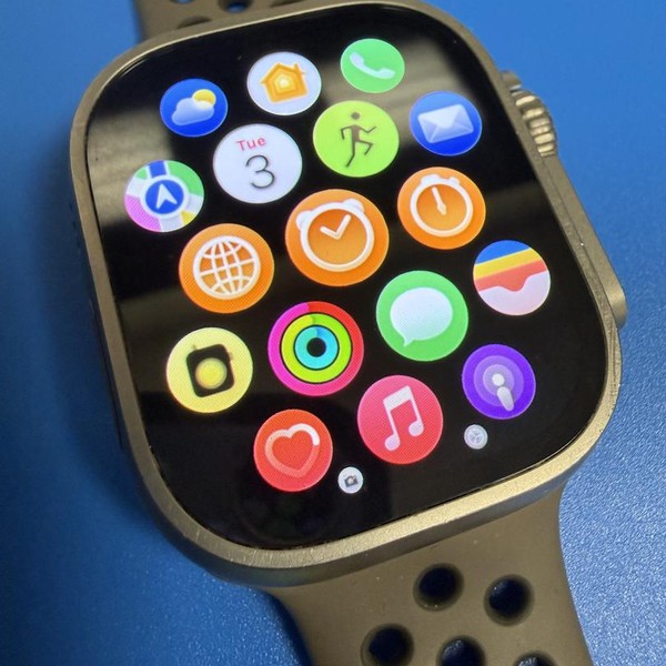 Apple Watch Ultra 49mm - Unlocked, Titanium, A2622