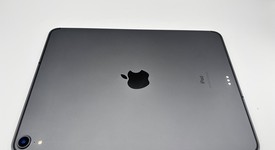 Mint
													Apple iPad Pro 11" 2018 - Verizon, Gray, 256 GB, A2013, photo 2 of 8