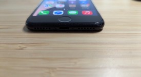 Good
													Apple iPhone SE 3rd Gen 2022 - Unlocked, Midnight, 128 GB, A2595, photo 4 of 15