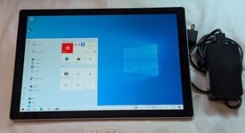 Good
													Microsoft Surface Pro 5 (2017) - Wi-Fi, Silver, 128 GB, 4 GB, photo 1 of 6