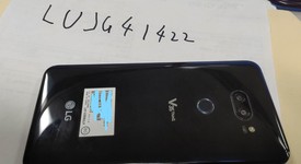 Mint
													LG V35 ThinQ - Unlocked, Black, 64 GB, photo 3 of 5