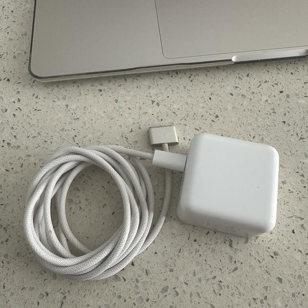 MacBook Air 2024 (M3) - 15 inch - 256 GB, Starlight, 8 GB, Apple M3, 10-core GPU