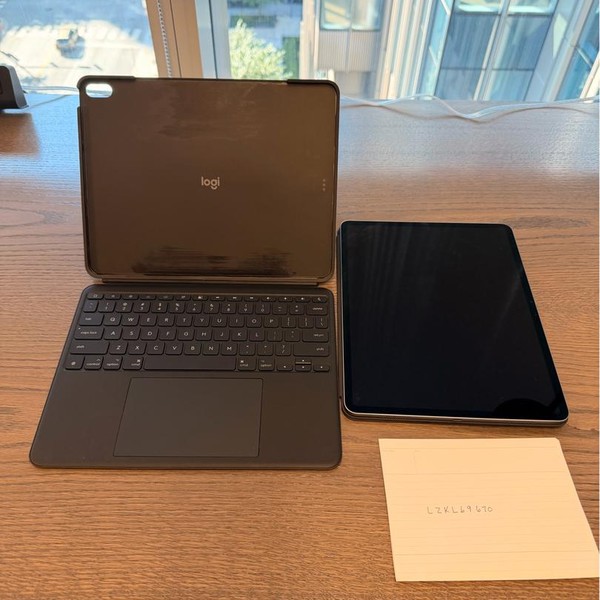 Apple iPad Air 13 inch (M2) 2024 - Wi-Fi, 128 GB, Gray, A2898