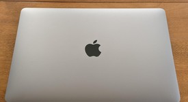 Good
													MacBook Air 2020 - 13" - I5, Silver, 512 GB, 8 GB, photo 4 of 13