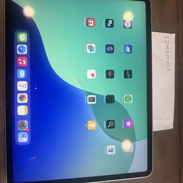 Apple iPad Pro 12.9 inch 3rd Gen 2018 - Unlocked, 256 GB, Silver, A2014