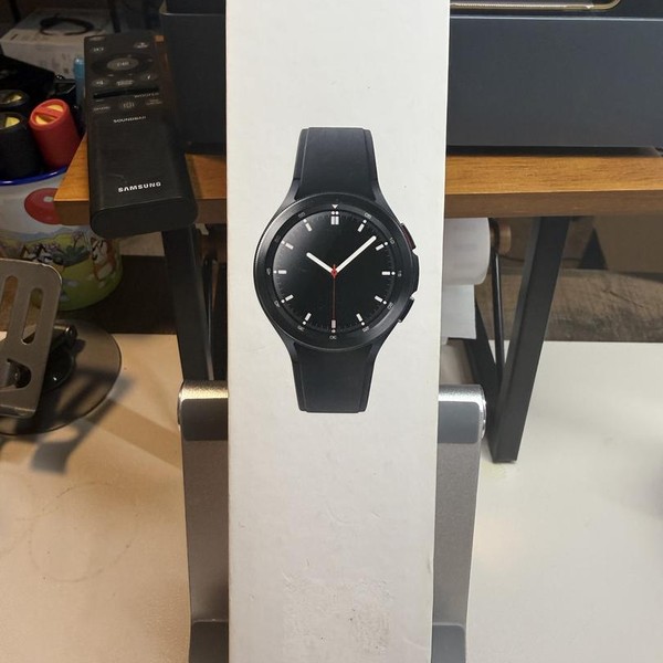 Samsung Galaxy Watch4 Classic - Unlocked, Black, 46mm