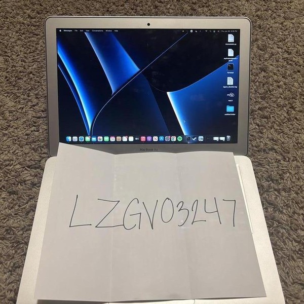 MacBook Air 2017 - 13 inch - 128 GB, Silver, 8 GB, Intel Core i5