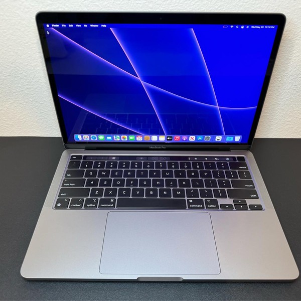 MacBook Pro 2020 - 13 inch - 1 TB, Gray, 16 GB, Apple M1