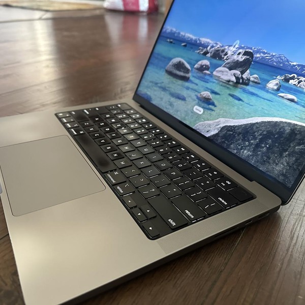 MacBook Pro 2021 - 14 inch - 512 GB, Gray, 16 GB, Apple M1 Pro 8-core