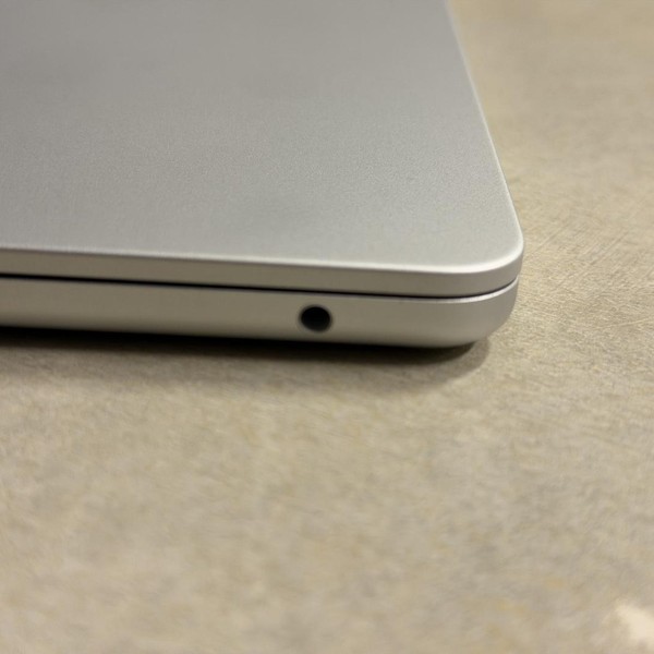 MacBook Air 2024 (M3) - 13 inch - 256 GB, Silver, 8 GB, Apple M3, 8-core GPU