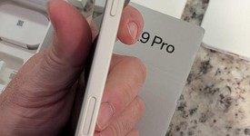 Mint
													Oppo Find X9 Pro - Unlocked Non-US, Silk White, 512 GB, 16 GB, photo 4 of 7