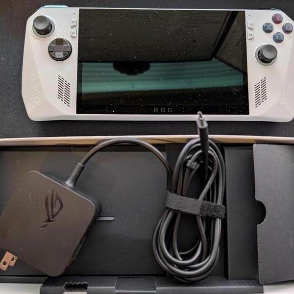 Asus ROG Ally 7 inch - 512 GB, White, 16 GB, AMD Ryzen Z1 Extreme, Ryzen Z1 Extreme