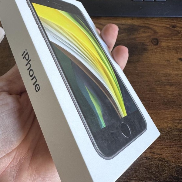 Apple iPhone SE 2nd Gen 2020 - Unlocked, 64 GB, Black, A2275