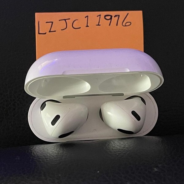 Apple AirPods 3rd Gen - Lightning Case