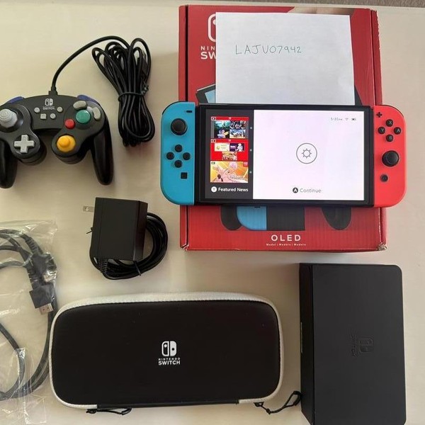 Nintendo Switch - OLED - 64 GB, Red & Blue