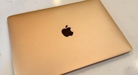 Good
													MacBook Air 2018 - 13" - I5, Gold, 256 GB, 8 GB, photo 1 of 10
