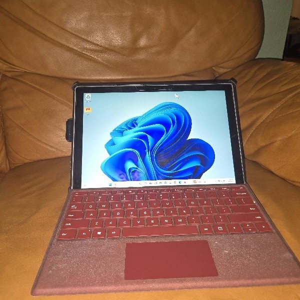 Microsoft Surface Pro 7 - 128 GB, Platinum, 8 GB, Intel Core i5
