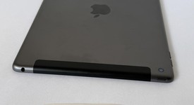 Good
													Apple iPad 9th Gen - Unlocked, Gray, 64 GB, A2603, photo 3 of 7